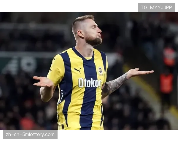 突发：巴黎圣日耳曼队长马尔基尼奥斯头部受伤，被什克里尼亚尔换下