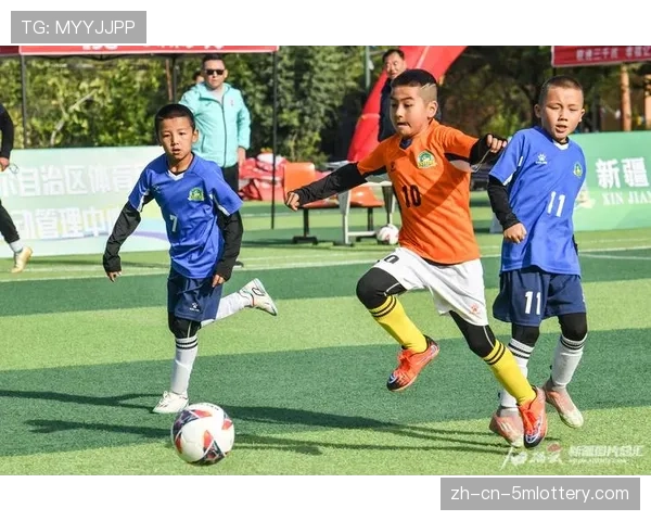 科隆足球学院举办夏季训练营,核心课程围绕“青少年球员的压迫意识”展开 科隆足球学院举办夏季训练营,核心课程围绕“青少年球员的压迫意识”展开